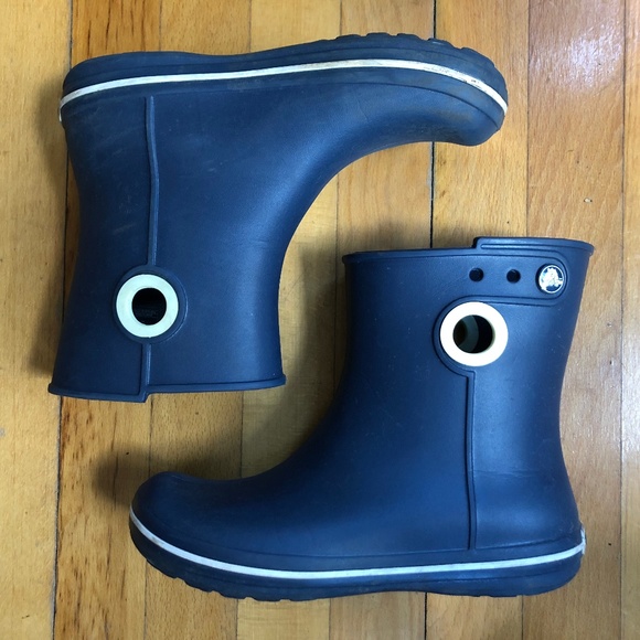 crocs women's jaunt shorty boot